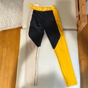 Cotopaxi Mid to high rise leggings